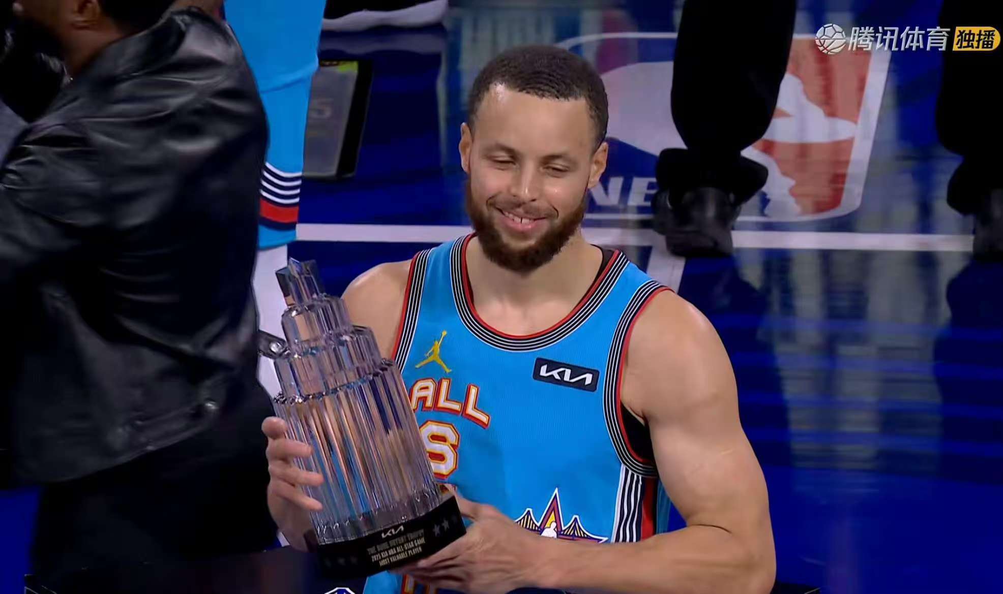好博体育-近15年NBA季后赛最佳球员：詹姆斯统治7年，库里22年逆天改命的简单介绍