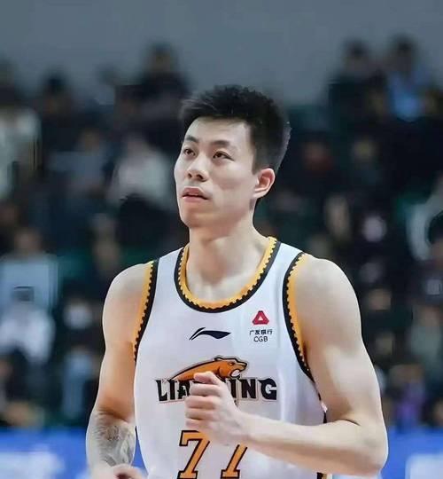 好博体育-CBA夏季联赛青岛站：辽宁本钢险胜广东宏远，张镇麟狂轰32分引爆全场(cba张镇麟46分比赛回放)